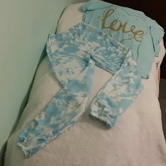 Brand new tie dye sweatpants & love t-shirt